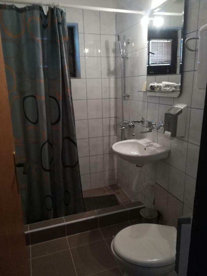 Lazarev Konak Banja Koviljača Exterior foto